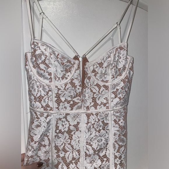 New! For Love and Lemons Julia White Lace Deep V Mini dress 🤍 Small NWT! - Picture 12 of 16